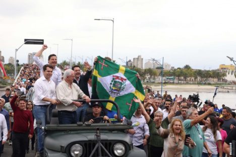 Imagem referente a Governador inaugura ponte que liga Ilha dos Valadares ao centro de Paranaguá