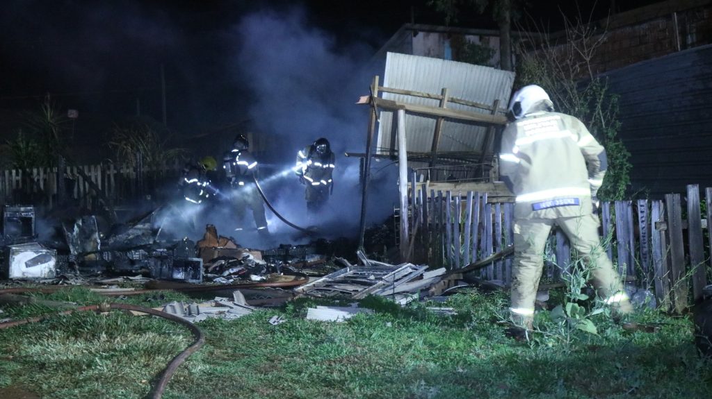 Homem é encontrado morto em residência incendiada em Ponta Grossa