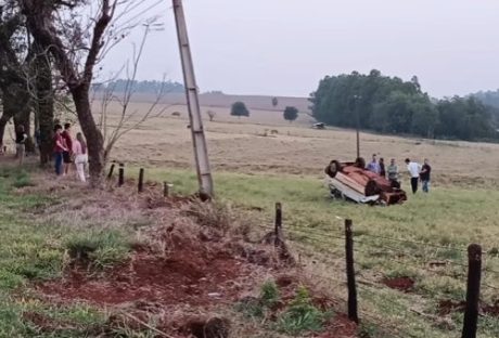 Imagem referente a Motorista é ejetado do carro e encontrado inconsciente na PR-180