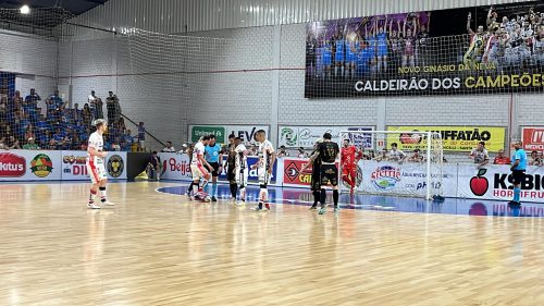 Imagem referente a Cascavel e Pato Futsal terminam empatados em 2 a 2 na penúltima rodada da Série Ouro