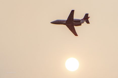 Imagem referente a Avião da FAB sobrevoando Umuarama chama a atenção da população