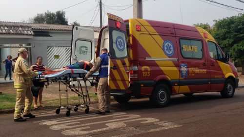 Imagem referente a Mulher desmaia e bate a cabeça em residência no bairro Guarujá