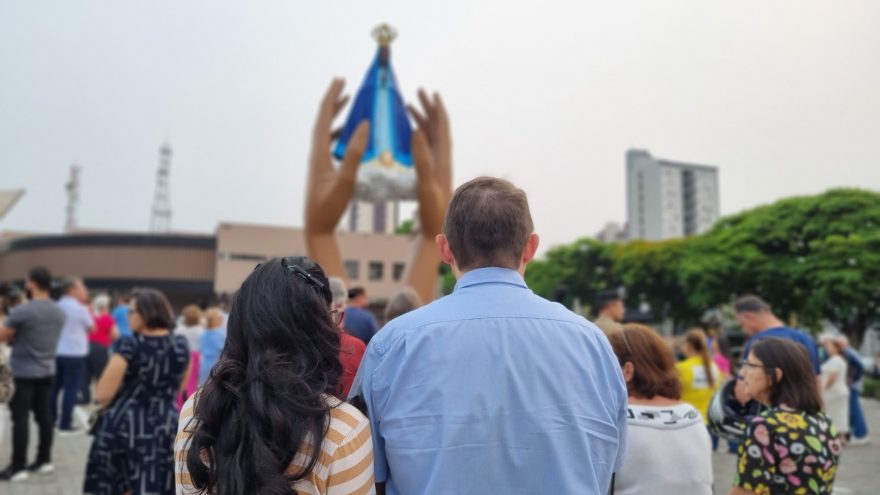 Dom José Mário abençoa restauração do monumento à Nossa Senhora Aparecida