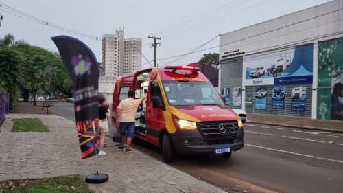 Imagem referente a Homem de 40 anos quebra o braço ao cair de cama elástica no Centro de Cascavel