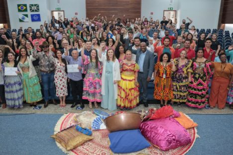 Imagem referente a Ciganos do Paraná discutem luta e inclusão em seminário pioneiro promovido pelo Estado