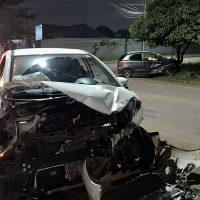 Imagem referente a Cacetada! Carros se envolvem em acidente violento no Parque São Paulo