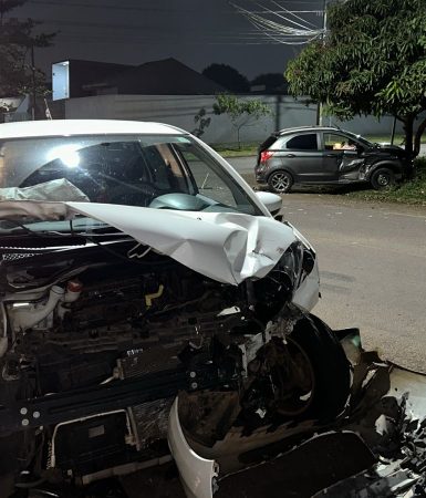 Imagem referente a Cacetada! Carros se envolvem em acidente violento no Parque São Paulo