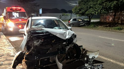 Imagem referente a Cacetada! Carros se envolvem em acidente violento no Parque São Paulo