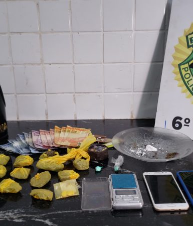 Imagem referente a PM apreende adolescentes com maconha, cocaína e êxtase no Bairro Floresta