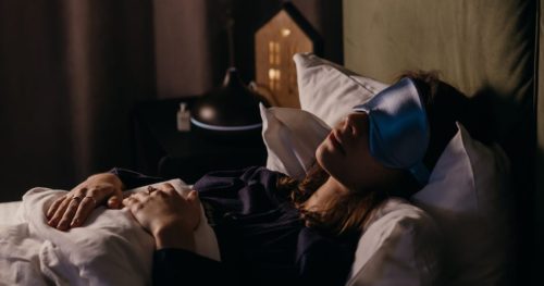 Imagem referente a Mito ou Verdade: Mulheres Precisam Dormir Mais do Que Homens? Médico Explica