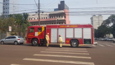 Imagem referente a Corpo de Bombeiros é acionado para resgatar mãe e criança presas em elevador no Centro