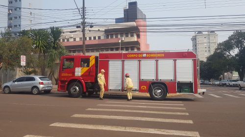 Imagem referente a Corpo de Bombeiros é acionado para resgatar mãe e criança presas em elevador no Centro