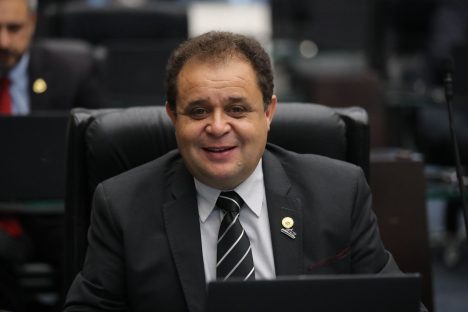 Imagem referente a Deputado Batatinha indica 84 veículos para o Estado, totalizando quase R$ 15 milhões