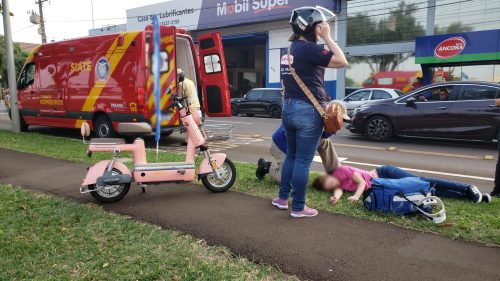 Imagem referente a Adolescente fica ferida ao ter patinete elétrico atingido por Renault Clio no bairro São Cristóvão