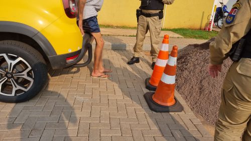 Imagem referente a Homem é detido pela PM após pular muro de condomínio da ex-companheira