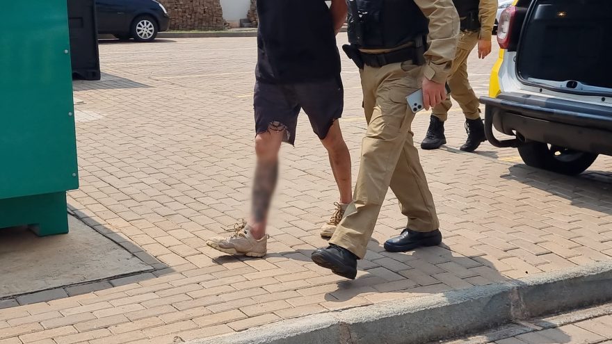 Suposto furto de carteira dentro de veículo em Lava Car mobiliza Polícia Militar