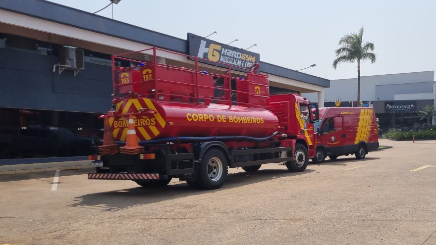 Princípio de incêndio mobiliza Corpo de Bombeiros em academia na Avenida Brasil