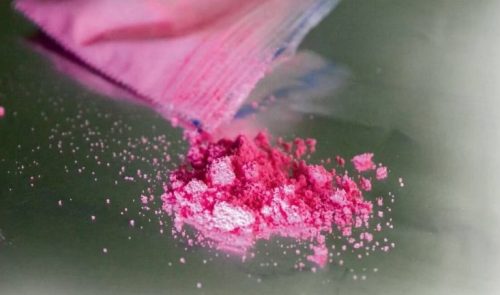 Imagem referente a Cocaína rosa: nova droga sintética tem efeito de roleta-russa