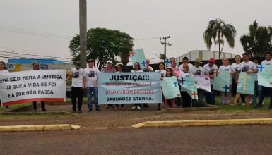 Imagem referente a Familiares pedem justiça por Leomar Cristani e João Carlos Botelho, mortos no Santa Felicidade