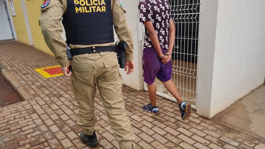 Mãe que já pediu medida protetiva contra o filho é atormentada novamente e jovem é detido