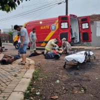 Imagem referente a Acidente entre moto e bicicleta deixa dois homens feridos no Santa Felicidade