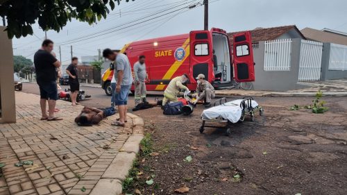 Imagem referente a Acidente entre moto e bicicleta deixa dois homens feridos no Santa Felicidade