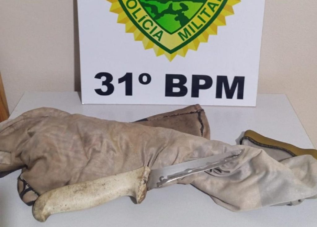 Homem é detido com faca em meio a confusão no Centro de Maripá