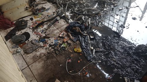 Imagem referente a Bombeiros trabalham rápido e impedem que casa seja consumida por incêndio