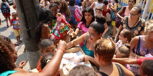 Imagem referente a Dia de São Cosme e São Damião é marcado por ação social além de doces