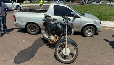 Imagem referente a Carro e moto se envolvem em colisão no Trevo da Portal e motociclista fica ferido