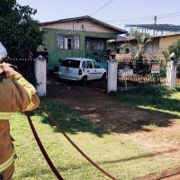 Imagem referente a Incêndio em veículo Corsa mobiliza Corpo de Bombeiros na Rua Noel Rosa