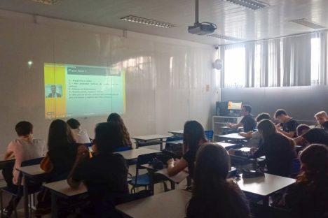 Imagem referente a PCPR conscientiza 2,7 mil alunos em palestra online sobre cyberbullying