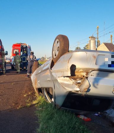 Imagem referente a Mãe e filha são ejetadas em grave capotamento na BR-277, em Cascavel