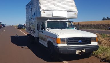 Imagem referente a Colisão entre Santana e caminhão é registrada na BR-467, em Cascavel