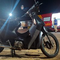 Imagem referente a Motociclista fica ferido ao escorregar veículo em trecho de reforma da Avenida Carlos Gomes