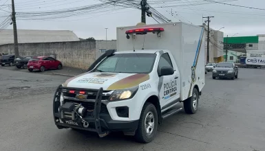 Imagem referente a Homem morre no hospital após ser baleado em Corbélia; arma é apreendida e trazida para a delegacia de Cascavel