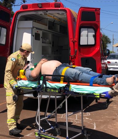 Imagem referente a Ao realizar manutenção no telhado da casa, morador sofre queda de três metros e fica ferido