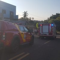 Imagem referente a Carregador de celular provoca incêndio em imóvel no Bairro Santa Felicidade