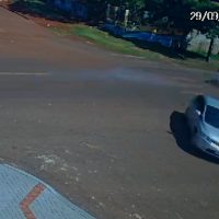 Imagem referente a Câmera mostra batida entre três carros que resultou em capotamento no Morumbi