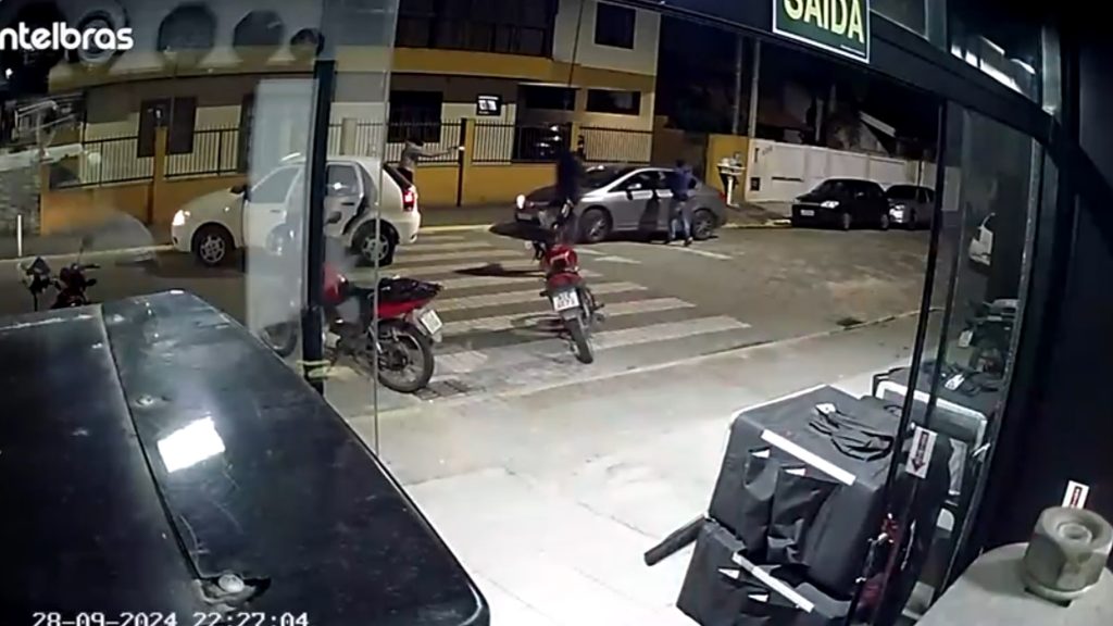 Vídeo mostra três pessoas sendo executadas a tiros em Meia Praia, em Itapema