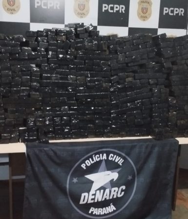 Imagem referente a Denarc apreende Tracker carregada com 363 kg de maconha em Cascavel