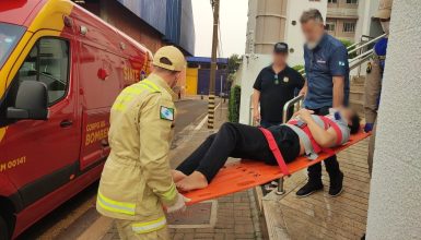 Imagem referente a Zeladora tem lesão grave na cabeça após cair de escada em edifício no Centro