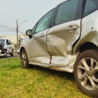 Imagem referente a Homem fica ferido após acidente entre dois carros no Coqueiral