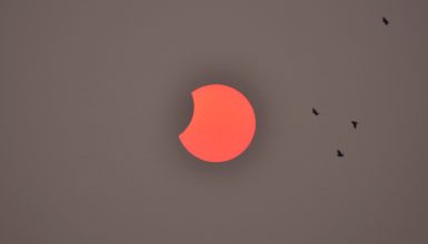 Imagem referente a Internautas registram imagens do eclipse solar em Cascavel