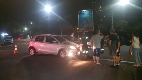 Imagem referente a Etios e Peugeot se envolvem em acidente no Centro