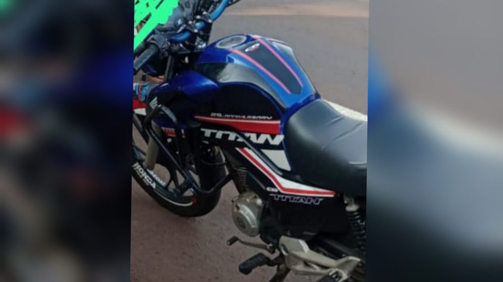 Honda Titan, placa QVE-5E65, foi furtada no bairro Brasília