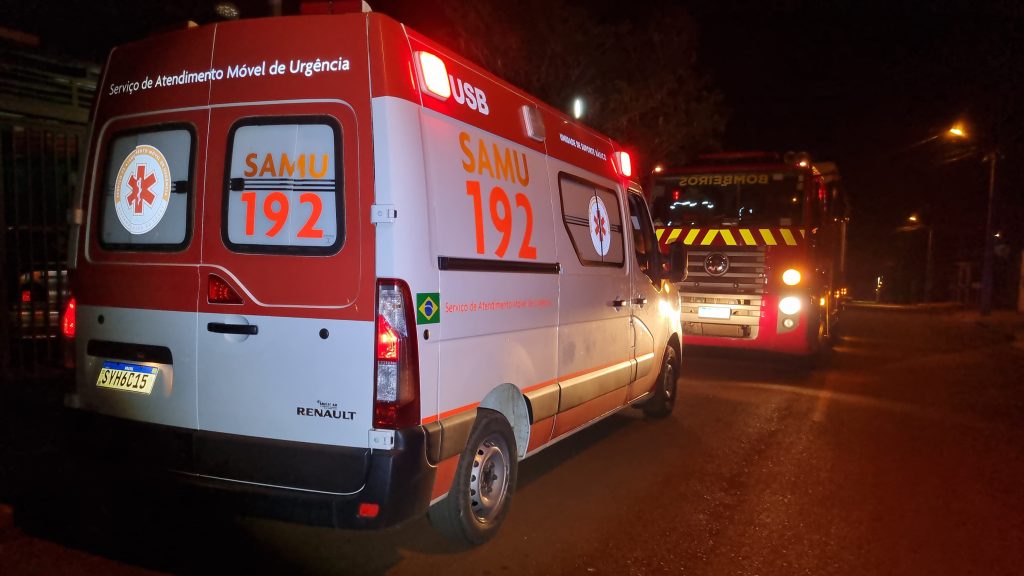 Corpo de Bombeiros precisa fazer abertura de imóvel para Samu atender paciente