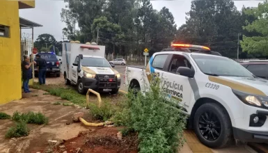 Imagem referente a Idosa de 70 anos é encontrada morta na calçada com escoriações no pescoço