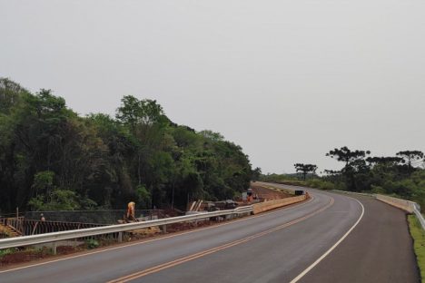 Imagem referente a PR-445 terá pare-e-siga nos próximos dias para içamento de vigas em pontes e viadutos