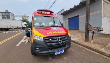 Imagem referente a Veículos batem em cruzamento das ruas Marechal Floriano e Presidente Kennedy; criança fica ferida